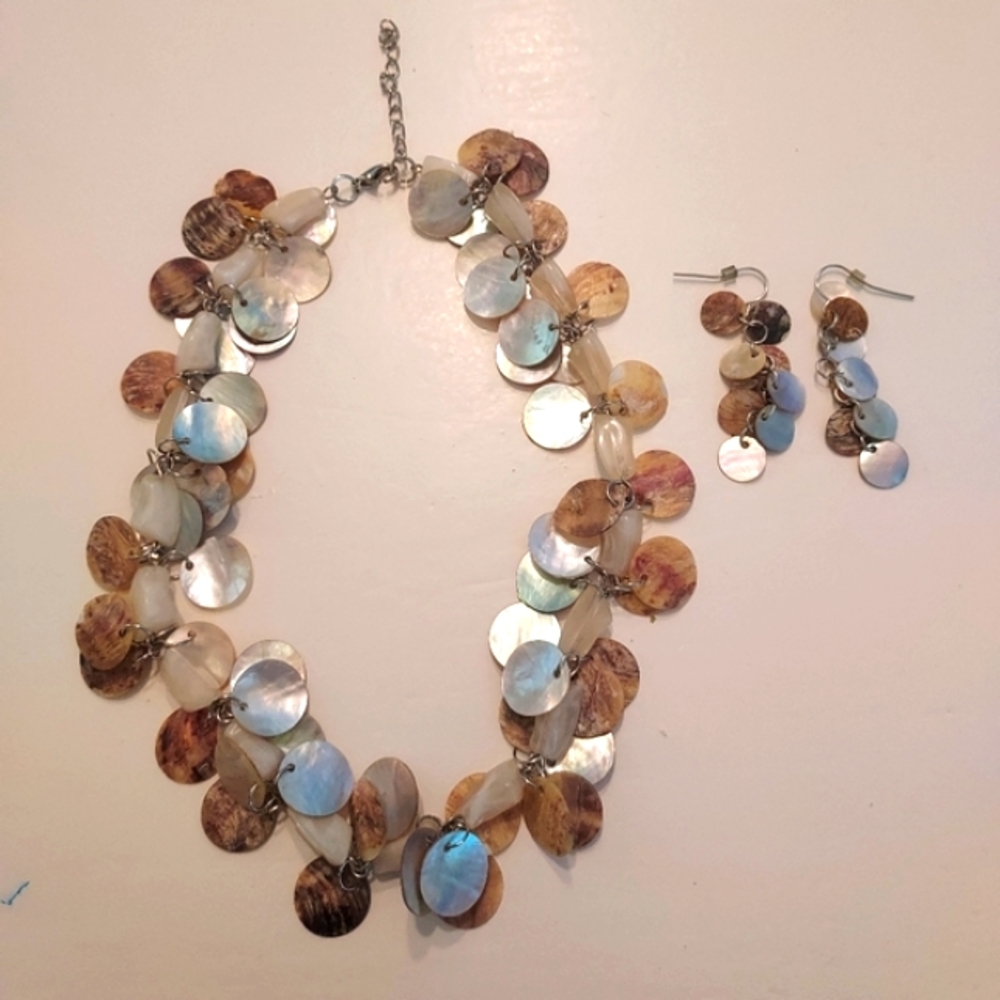 Beautiful shell/bead necklace and earrings set